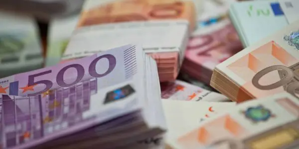 Marché noir des devises en Algérie : après une phase de hausse, l’euro termine l’année sous les 280 DA