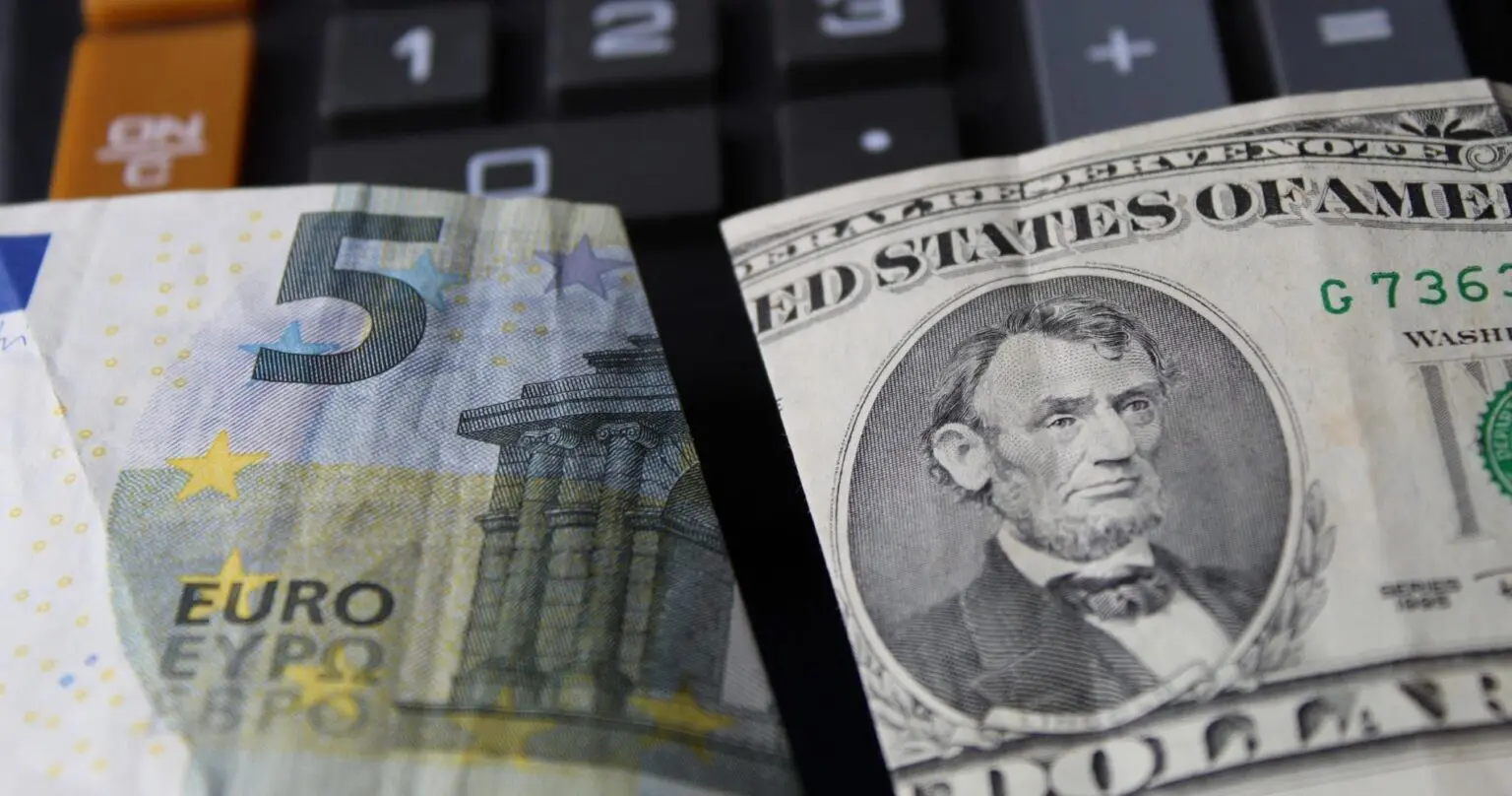 L’attaque d’Israël sur l’Iran secoue les cours de change : voici les valeurs des devises ce 15 juin