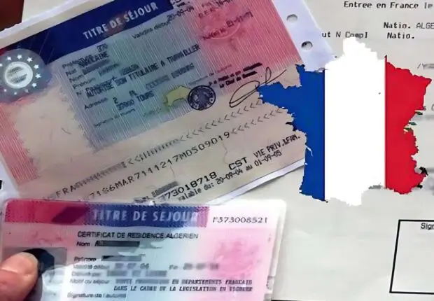 Le casse-tête numérique des titres de séjour en France