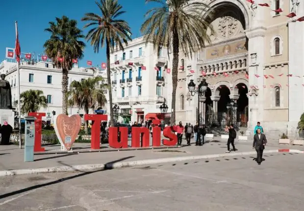 Voyage en Tunisie depuis l’Algérie – Été 2025: Quel budget prévoir pour des vacances inoubliables ?