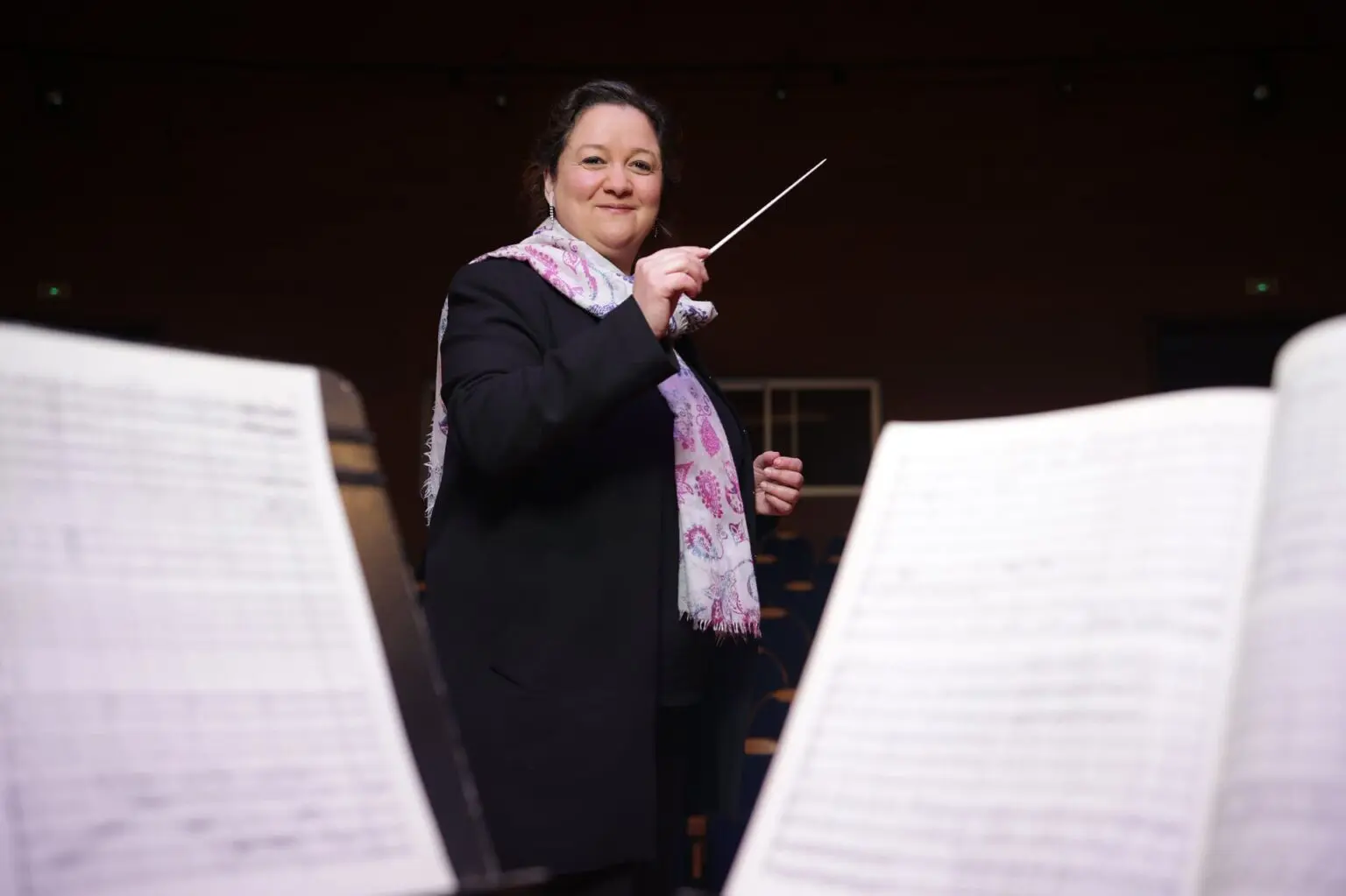 « L’Algérie m’a le mieux accueilli » : Zahia Ziouani, cheffe d’orchestre malgré les obstacles