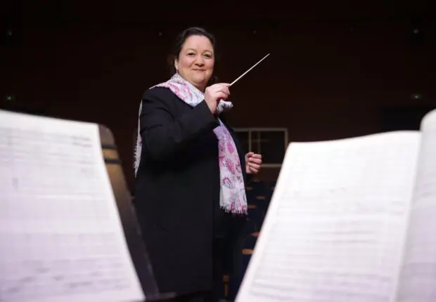 « L’Algérie m’a le mieux accueilli » : Zahia Ziouani, cheffe d’orchestre malgré les obstacles