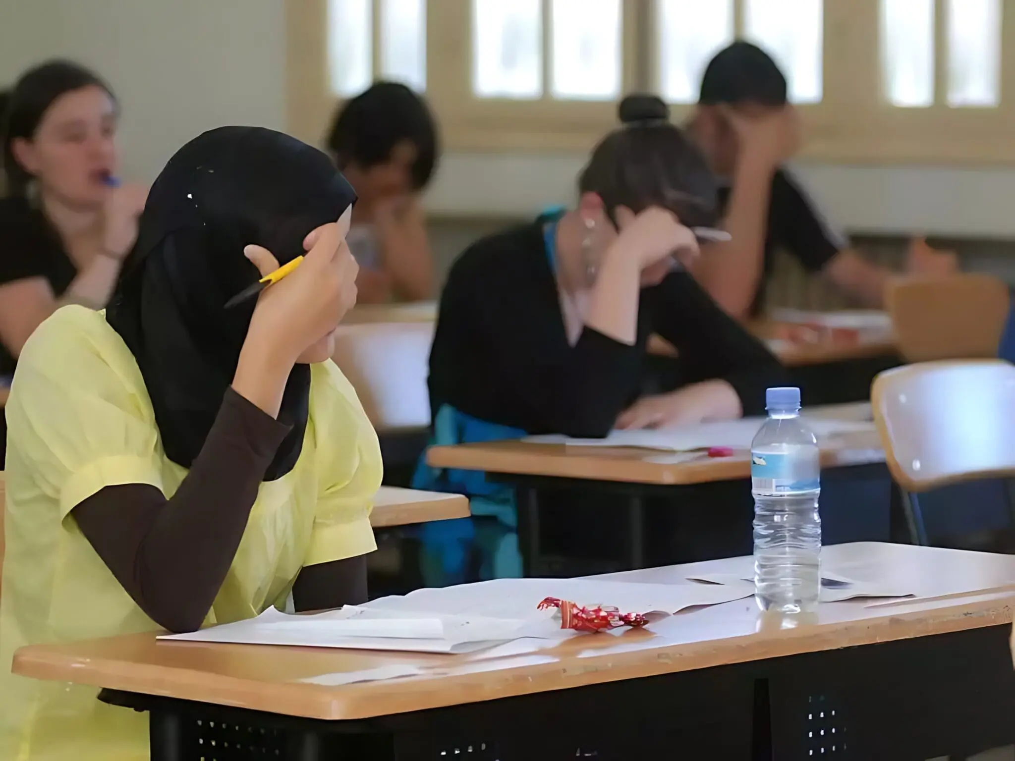 Fraude high-tech : elles divulguent des sujets du BAC par Bluetooth, 2 sœurs condamnées