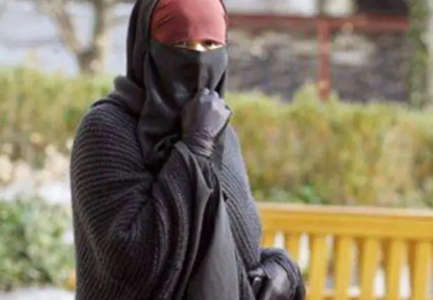 Déguisé en femme pour approcher des enfants : un suspect arrêté à Constantine