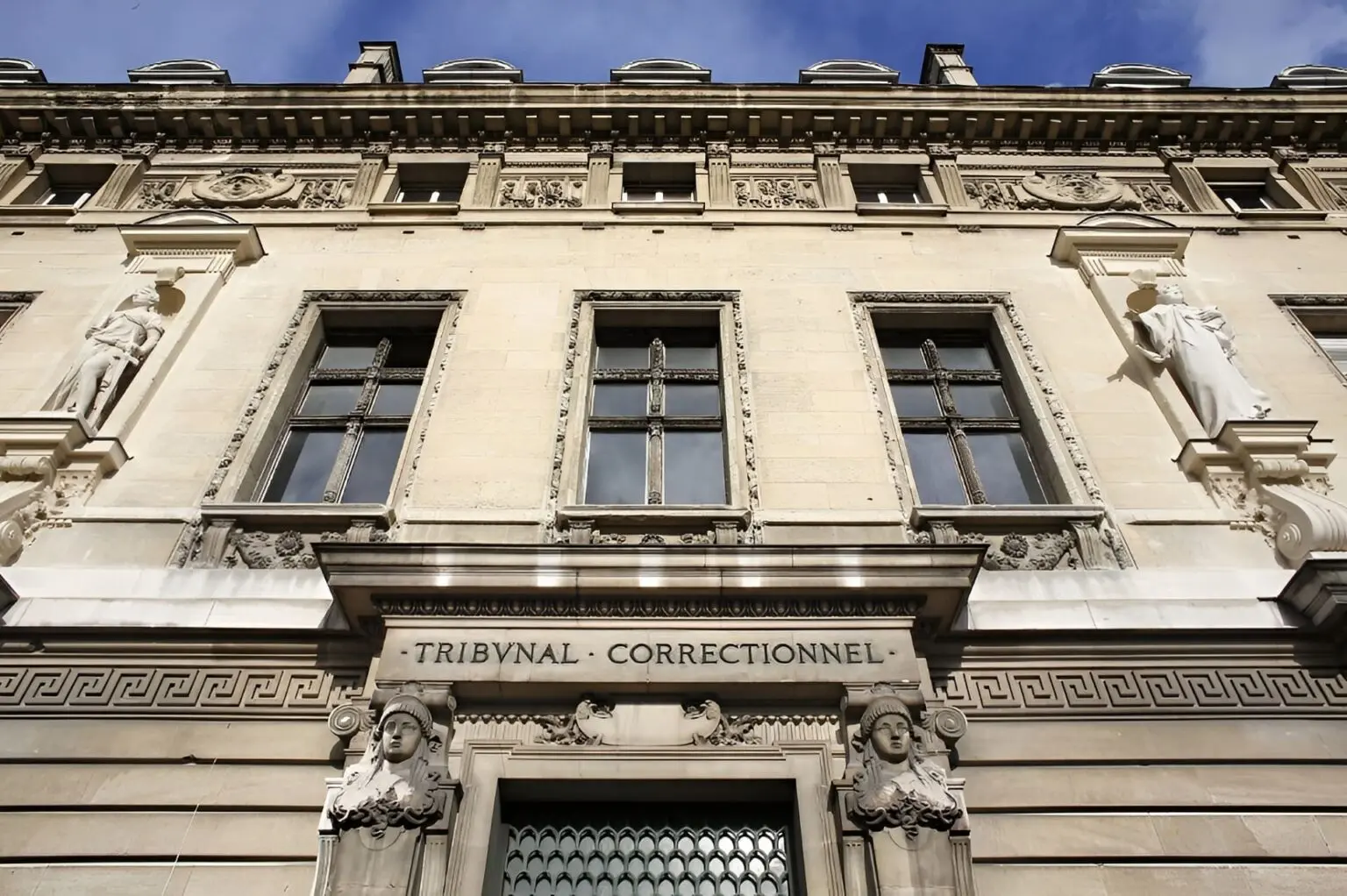 Empoisonnement de produits halal, projet d’assassinats : le procès du groupe AFO s’ouvre à Paris