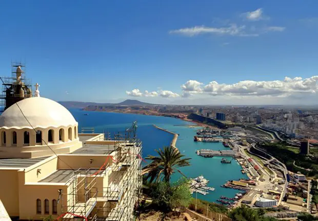 Algérie à petit prix : guide complet pour des vacances d’été inoubliables et abordables