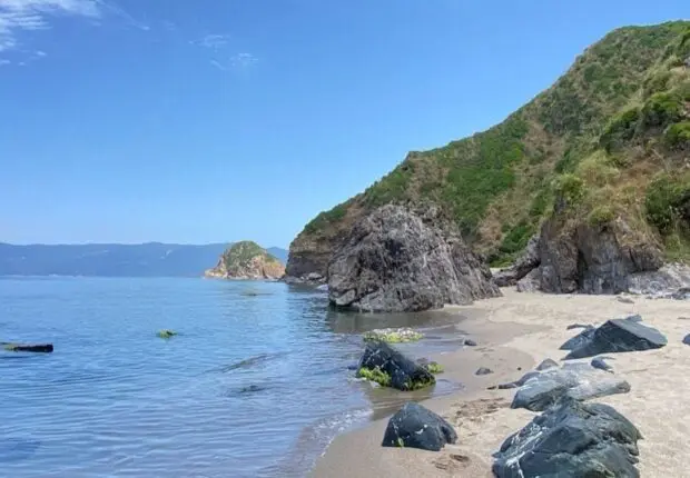 Plages secrètes d’Algérie : 4 joyaux sauvages à ne surtout pas manquer cet été 2025