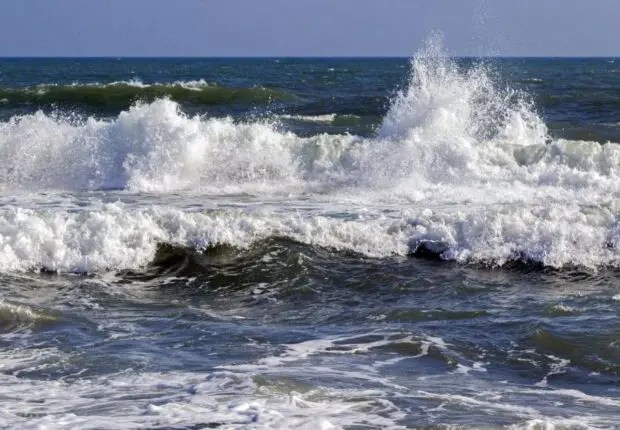 BMS : Vagues dangereuses (jusqu’à 3 m) attendues du 28 au 29 août