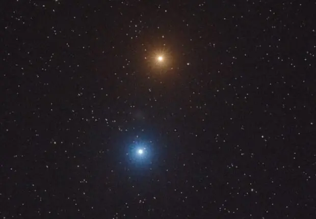 Le ciel algérien brille en rouge et bleu ce soir : un phénomène spectaculaire à observer dès 20h45
