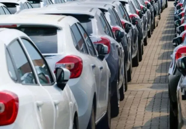 Retards dans la livraison de voitures : Le ministre rappelle ce que dit la loi