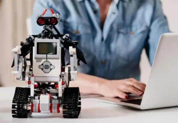 Lancement de la première édition du « Prix National de l’Innovation Scolaire » dédiée à la robotique