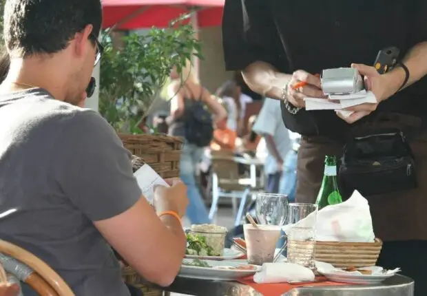 15 idées de jobs d’été en Algérie et conseils pour trouver un emploi saisonnier