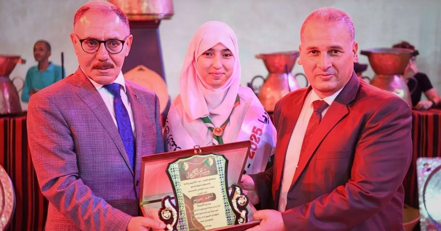 VIDÉO – Cortège, youyous… Souk Ahras célèbre Rawnak Zani dans une fête grandiose