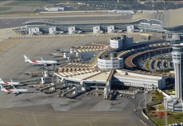 Des postes à pourvoir à l’aéroport d’Alger : la SGSIA recrute, qui peut postuler ?