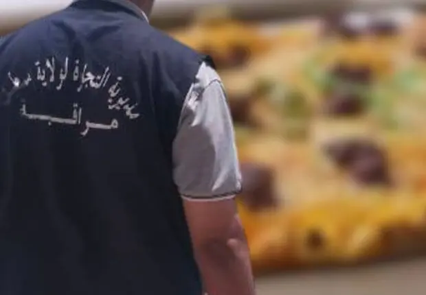 Un restaurant de pizzas transformé en menace sanitaire : une descente révèle des pratiques alarmantes