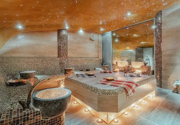 Soins de beauté traditionnels algériens : Hammam, henné et huiles naturelles