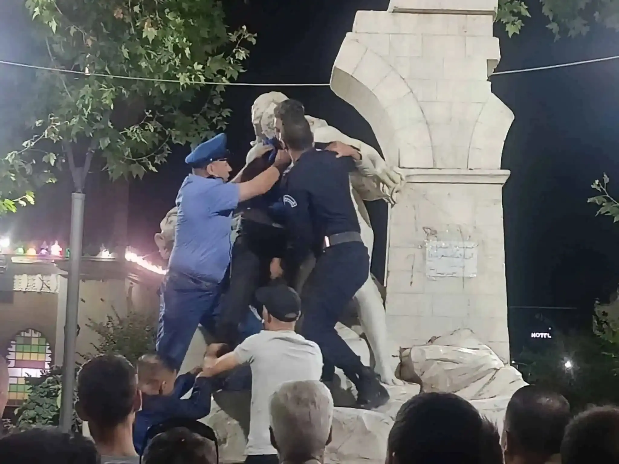 Acte de vandalisme sur la statue d&rsquo;Ain Fouara : L&rsquo;auteur écope d&rsquo;une lourde peine