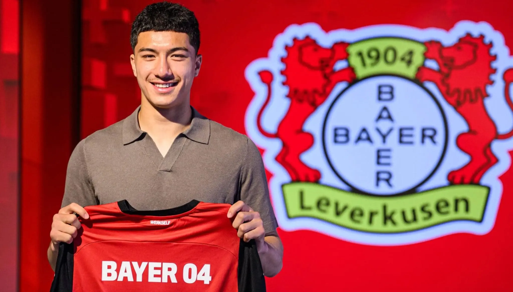 « Il pourrait devenir un grand joueur », Maza reçoit les éloges à Leverkusen