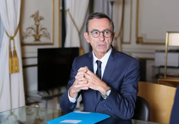 Passeport algérien : le ministère des Affaires étrangères rappelle à Retailleau les lois