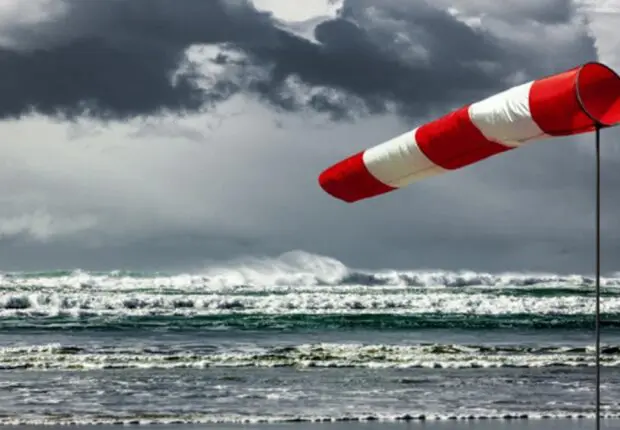 Alerte météo : Vents violents et fortes vagues attendus sur ces côtes