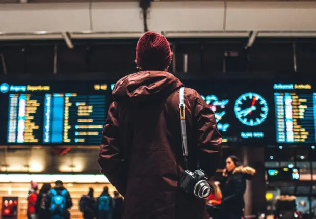 La grève des contrôleurs aériens se poursuit en France : à quoi faut-il s’attendre ce vendredi ?