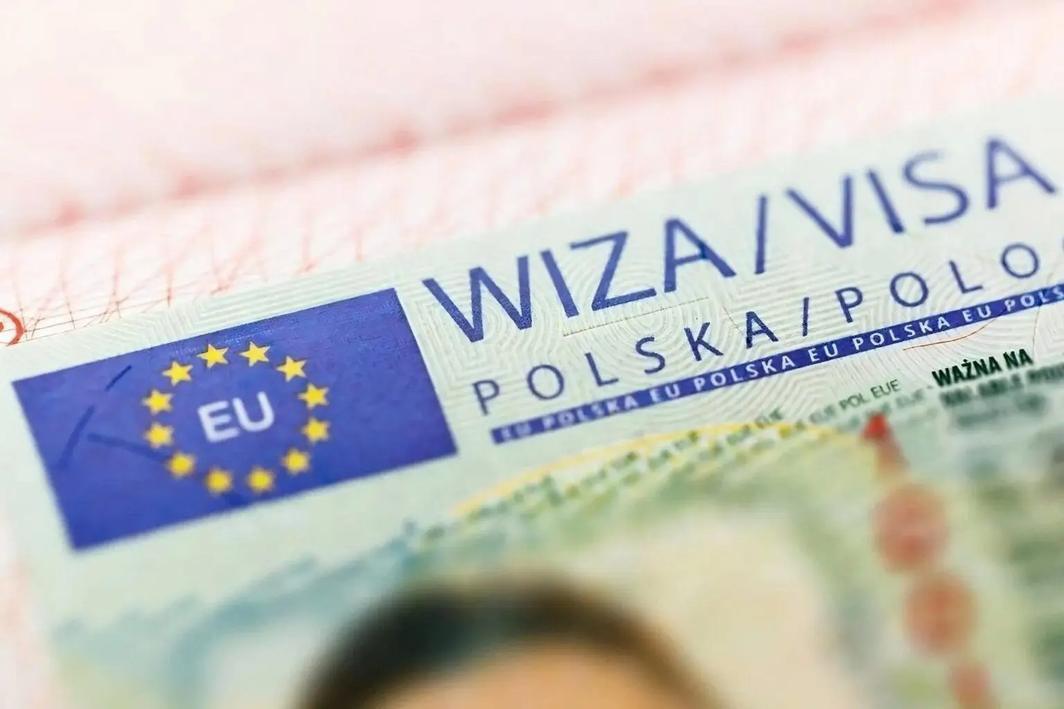 Visa Schengen pour la Pologne : nouvelles exigences pour les étudiants algériens en 2025
