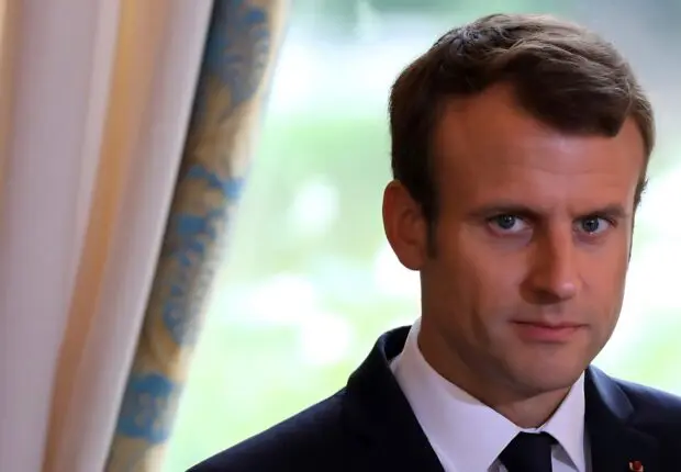 Tensions Algérie-France : Macron demande la suspension des visas diplomatiques pour les Algériens