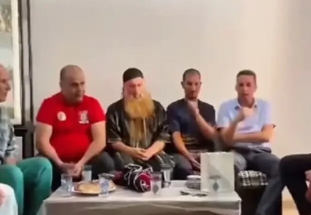 Sidi Bel Abbès : après la vidéo choquante, une séance de réconciliation relance le débat