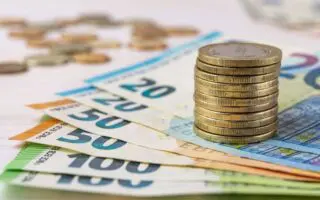 Évolution des devises en Algérie : quels sont les cours de l’euro et du dollar ce 12 août ?
