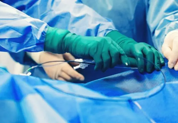 1ʳᵉ opération de cathétérisme cardiaque à Laghouat : un soulagement pour les patients du sud