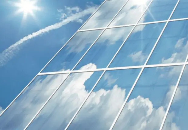 Un géant chinois investit en Algérie : un projet de verre solaire à 1,5 million de tonnes par an
