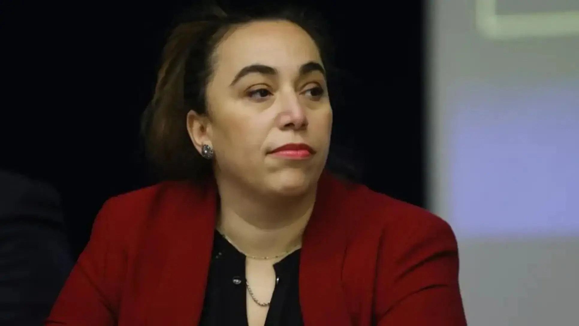 Sabrina Sebaïhi poursuit une ex-ministre française pour incitation à la haine contre les Algériens