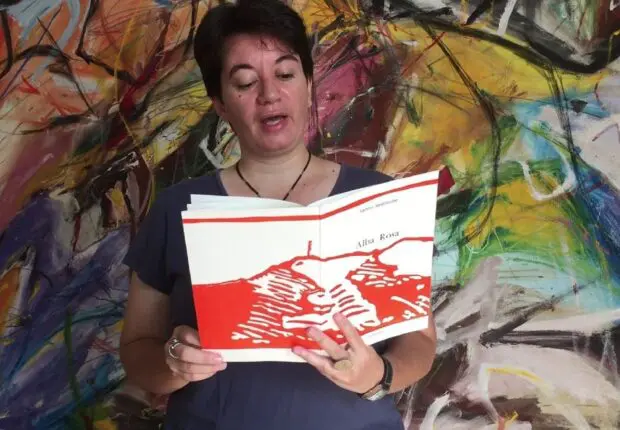 L’écrivaine algérienne Samira Negrouche nommée Chevalière de l’Ordre des Arts en France