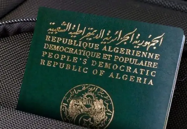 Trafic de passeports algériens : la police espagnole fait tomber un réseau à Alicante