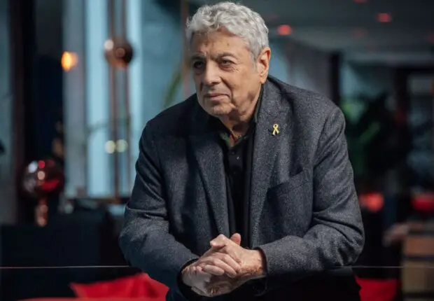« Je n’ai rien contre le peuple algérien » : Enrico Macias livre son plus grand regret à 86 ans