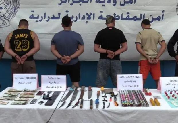 Psychotropes, armes et grosses sommes d’argent : la police démantèle un réseau criminel à Alger