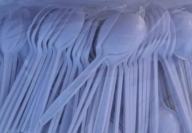 L’APOCE alerte l’utilisation de cuillères en plastique non alimentaires en Algérie