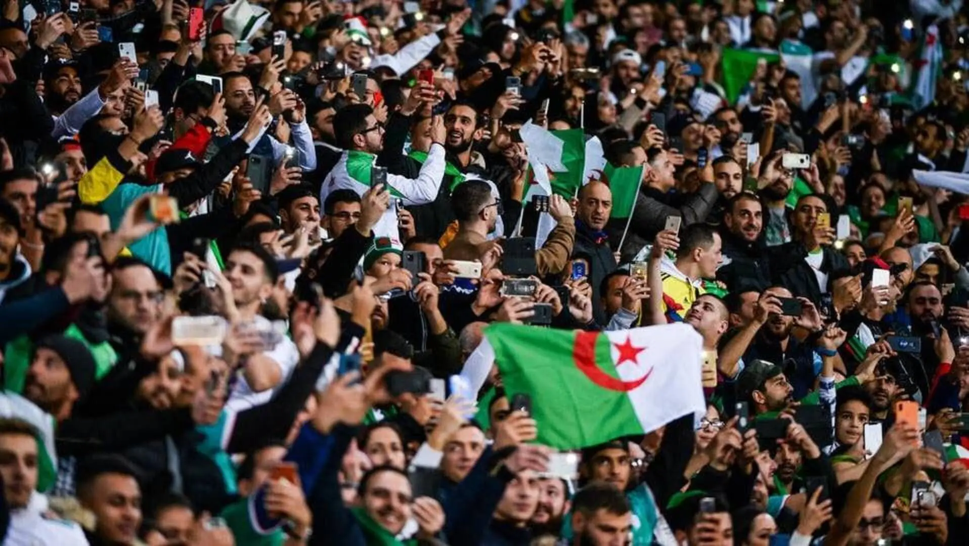 France : un jeune supporter lyonnais agressé pour avoir brandi un drapeau algérien