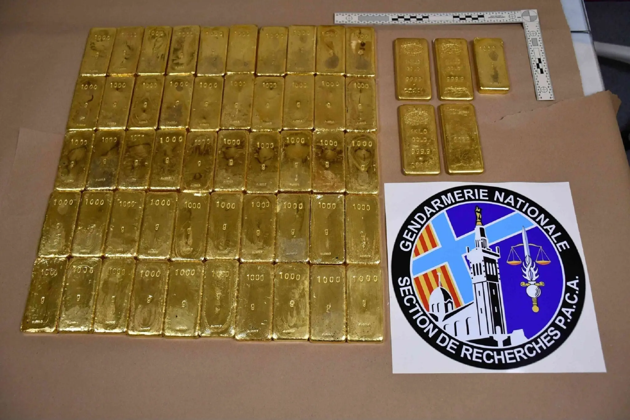 30 millions d’euros blanchis et 55 kilos d’or saisis : un réseau lié à la DZ Mafia déjoué en France