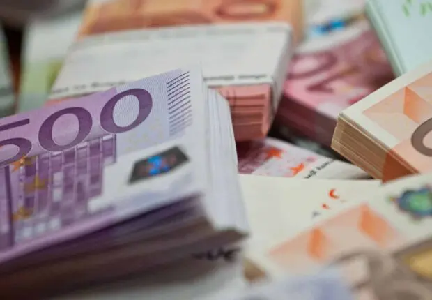 Marché informel des devises : l’euro atteint un nouveau record historique ce 28 septembre