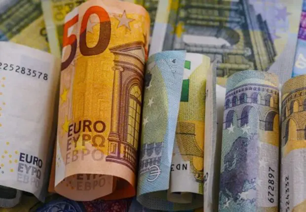 Taux de change en Algérie : l’euro en hausse sur le marché noir, voici la valeur d’un billet de 100