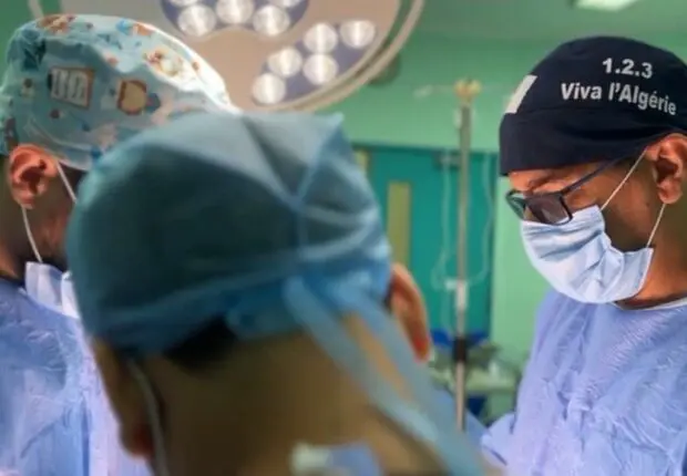 Une 1ʳᵉ en Algérie : malformation rarissime opérée avec succès chez une fillette de 4 ans