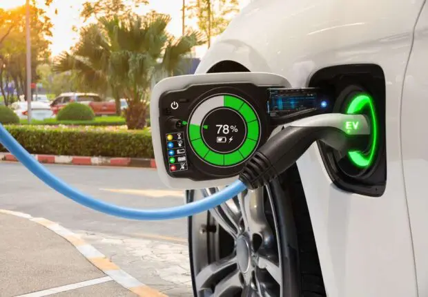 Baddari dévoile la date de présentation de la 1ʳᵉ voiture électrique algérienne