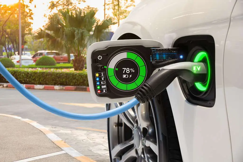 Baddari dévoile la date de présentation de la 1ʳᵉ voiture électrique algérienne