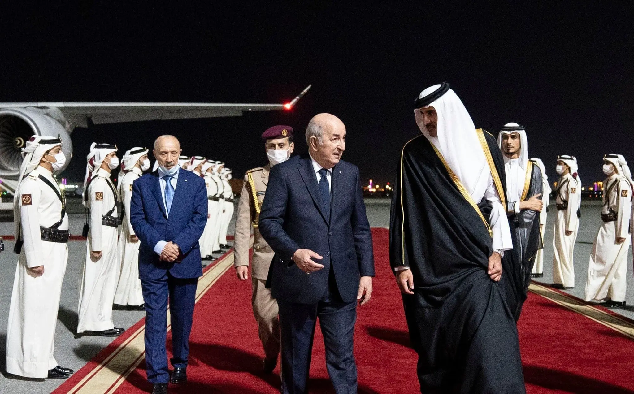 Tebboune s&rsquo;entretient au téléphone avec l&rsquo;Emir du Qatar