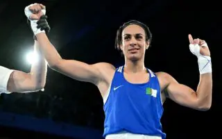 « C’est une sportive féminine » : un chirurgien français prend la défense d’Imane Khelif