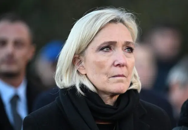 Marine Le Pen cible à nouveau l’Algérie : le « triple zéro » comme arme politique