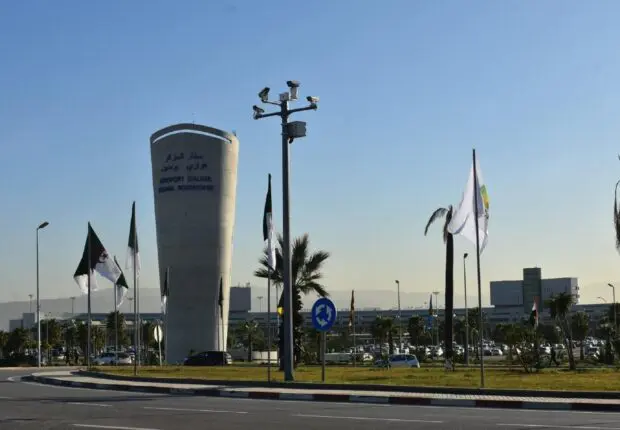 Reconnaissance faciale, portes intelligentes… L’aéroport d’Alger passe à l’IA