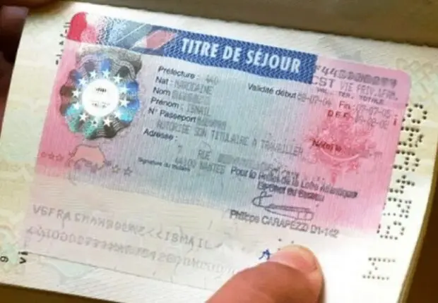 Immigration en France : vers un renouvellement plus simple des titres de séjour