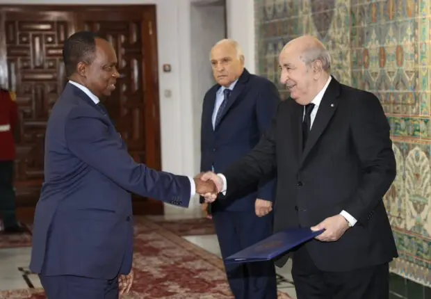 Tebboune remet les lettres de créances à six nouveaux ambassadeurs